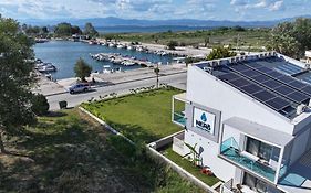 Nero Seascape Suites